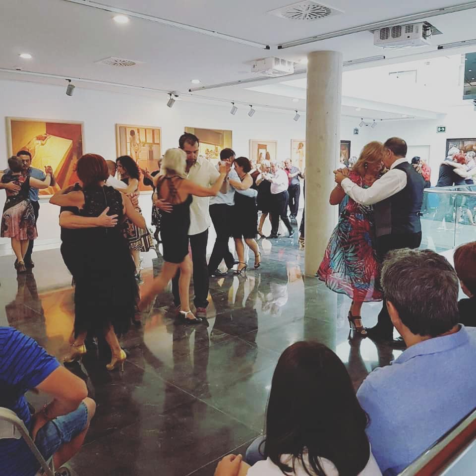 Bailando tango